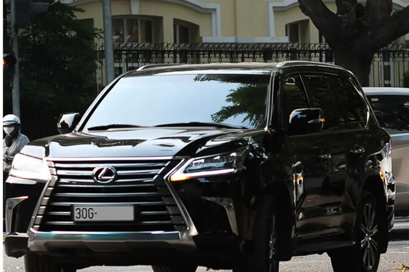 Lexus LX570 available with a driver in Islamabad